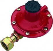 Regolatore per GPL  A bassa pressione di 2° stadio. Pressione ingresso 0,5-10 bar. Pressione uscita 20-60 mbar. Portata 4 kg/ora. Uscita ø 3/8 F. Regolatore per GPL  A bassa pressione di 2° stadio. Pressione ingresso 0,5-10 bar. Pressione uscita 20-60 mbar. Portata 4 kg/ora. Uscita ø 3/8 F.
