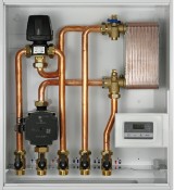 NOVABOX 310 - Modulo di separazione idraulica con gestione circuito di riscaldamento e sanitario accumulo. Copre le funzioni idrauliche di: - Trasporto dell'energia proveniente da un generatore a[...]
