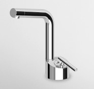 LAVABO Miscelatore monocomando lavabo con bocca girevole, aeratore, flessibili di collegamento. LAVABO Miscelatore monocomando lavabo con bocca girevole, aeratore, flessibili di collegamento.