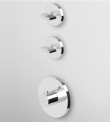 Parte esterna per DOCCIA incasso TERMOSTATICO da 1/2, con 2 rubinetti d'arresto.  Parte esterna per DOCCIA incasso TERMOSTATICO da 1/2, con 2 rubinetti d'arresto.