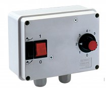 RVS/R PLUS Regolatore reversibili multiplo (max 1,5A) per regolare fino a 5 Vitro 9 oppure 3 Vitro 12 RVS/R PLUS Regolatore reversibili multiplo (max 1,5A) per regolare fino a 5 Vitro 9 oppure 3 Vitro 12