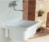 Vasca in materiale termoplastico interamente riciclabile, fornita di piletta, viti di fissaggio e dispenser per detersivo liquido (il dispenser non è disponibile nella L 47 - P 33 - H 19) Vasca in materiale termoplastico interamente riciclabile, fornita di piletta, viti di fissaggio e dispenser per detersivo liquido (il dispenser non è disponibile nella L 47 - P 33 - H 19)