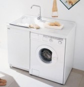 Mobile idrofugo (L109-P60 cm.) a 1 anta per inserimento lavatrice a dx, con vasca e asse in termoplastico e cesto portabiancheria Mobile idrofugo (L109-P60 cm.) a 1 anta per inserimento lavatrice a dx, con vasca e asse in termoplastico e cesto portabiancheria