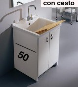 Acqua + Marella con cesto- Mobile idrofugo a due ante rivestite in PVC, con vasca in ceramica e asse in legno, con cesto portabiancheria Acqua + Marella con cesto- Mobile idrofugo a due ante rivestite in PVC, con vasca in ceramica e asse in legno, con cesto portabiancheria