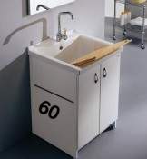 Acqua + Marella - Mobile idrofugo a due ante rivestite in PVC, con vasca in ceramica e asse in legno