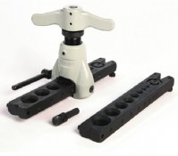 Apparecchio per colletti modello Professional per tubi di rame. Effettua colletti a 90° su tubi in pollici 1/8-3/16- 1/4-5/16-3/8-1/2-5/8-3/4 e mm. 4-6-8-10-12-14-16-19 Apparecchio per colletti modello Professional per tubi di rame. Effettua colletti a 90° su tubi in pollici 1/8-3/16- 1/4-5/16-3/8-1/2-5/8-3/4 e mm. 4-6-8-10-12-14-16-19